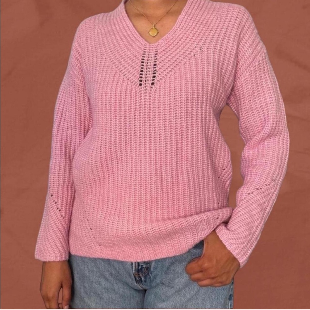 V NECK KNIT SWEATER